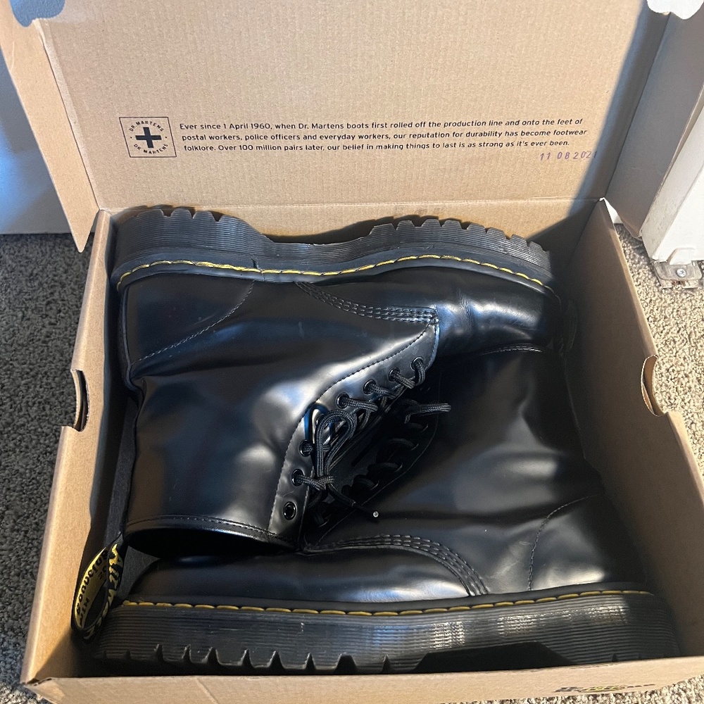 Dr Martens 1460 BEX Mens 11, Women 12